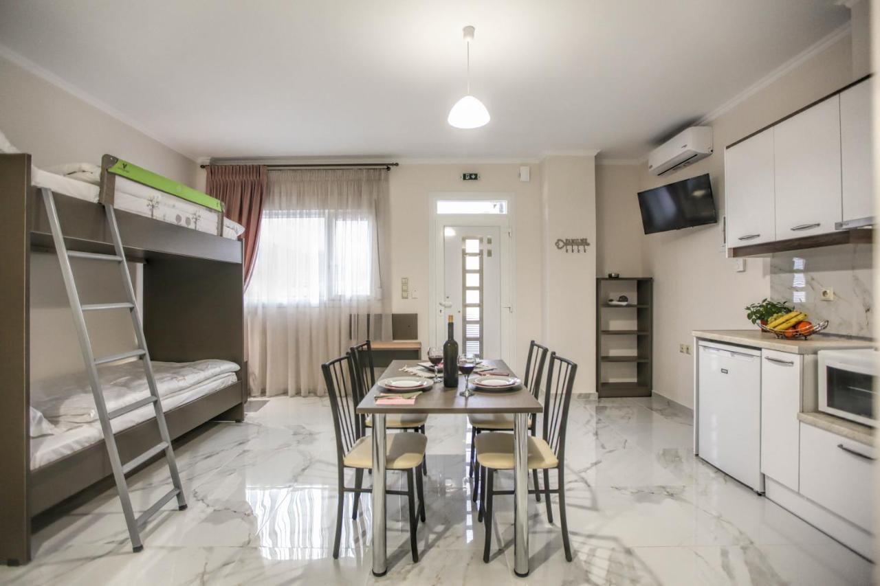 Del Sol #2 Meteora Luxurious Family Suites Kalampáka Buitenkant foto