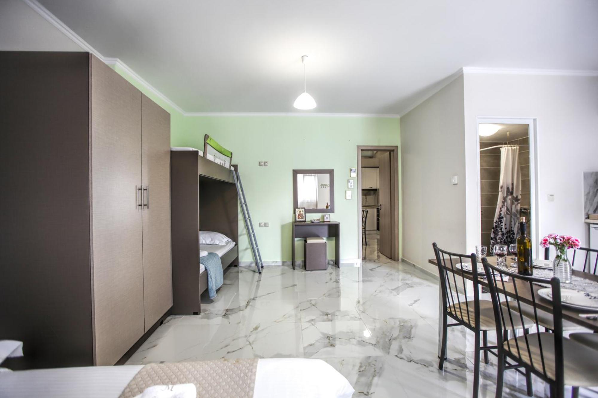 Del Sol #2 Meteora Luxurious Family Suites Kalampáka Buitenkant foto