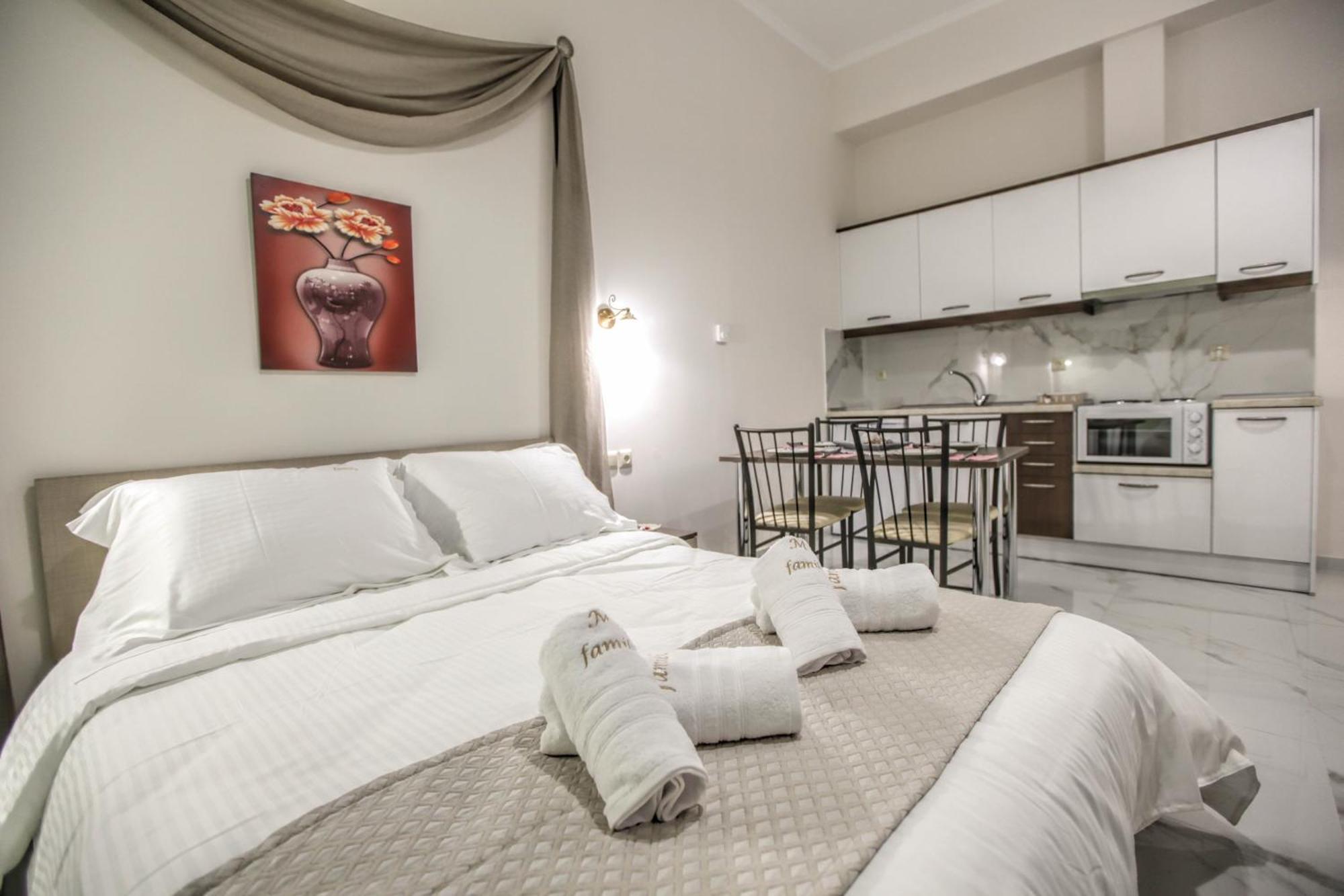 Del Sol #2 Meteora Luxurious Family Suites Kalampáka Buitenkant foto