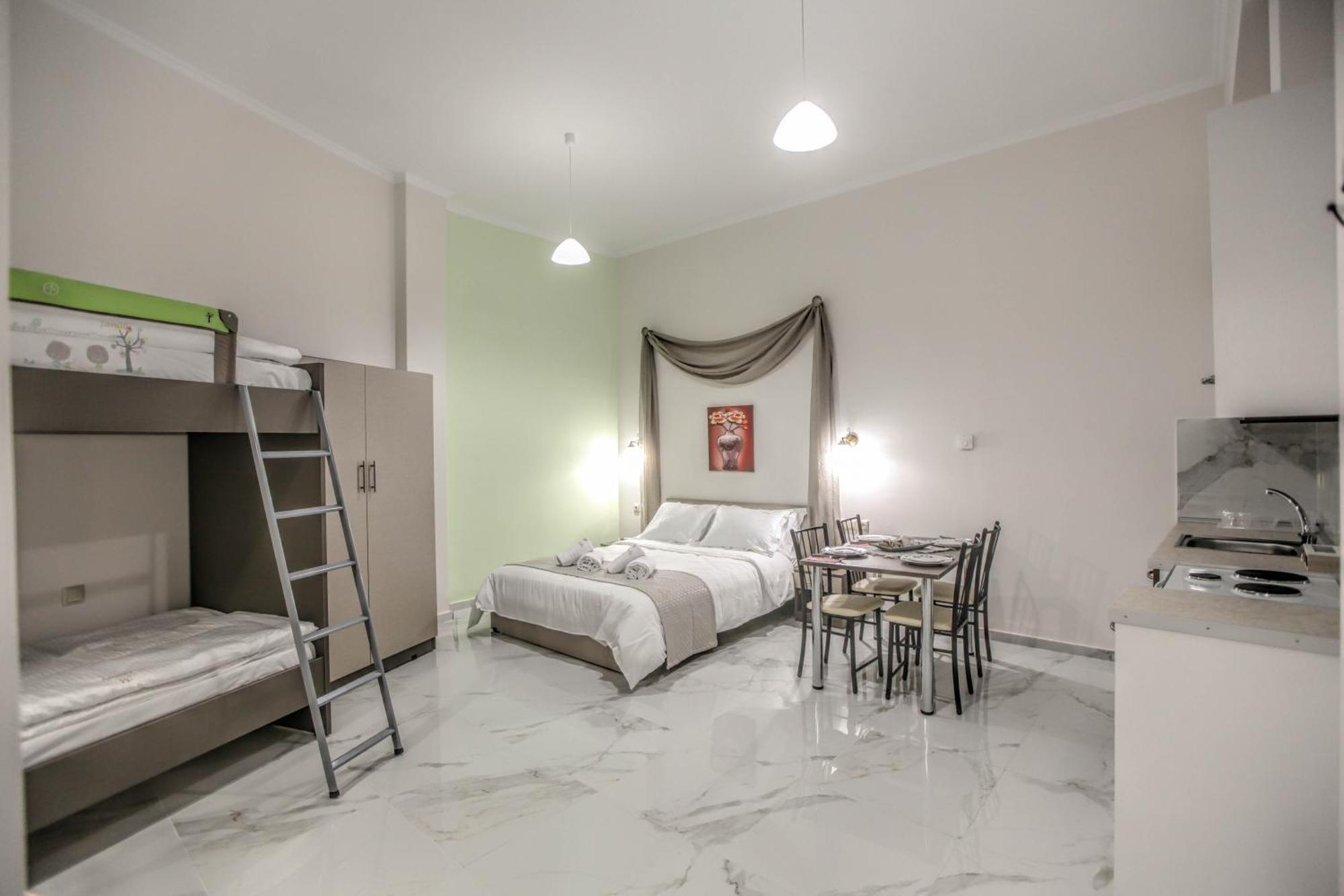 Del Sol #2 Meteora Luxurious Family Suites Kalampáka Buitenkant foto